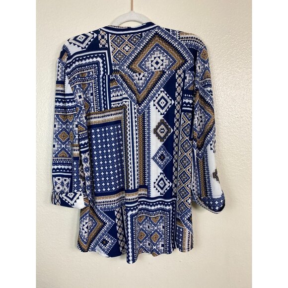 SOLD💙Cocomo Top Women Size Large Blue White Geometric Blouse Stretch 3/4 Sleeves - Picture 2 of 16
